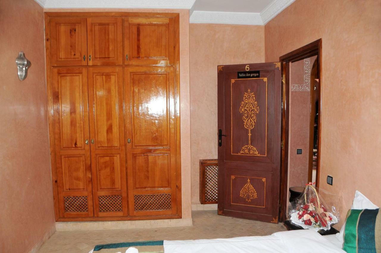 Riad Mhidou Ouled Jelal Exterior photo